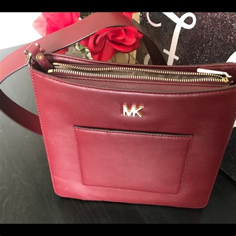 michael michael kors gloria leather messenger|Gloria Tri.